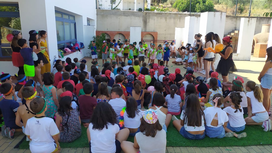 Fotos: Fiesta del final de la primera quincena del Campamento de Verano