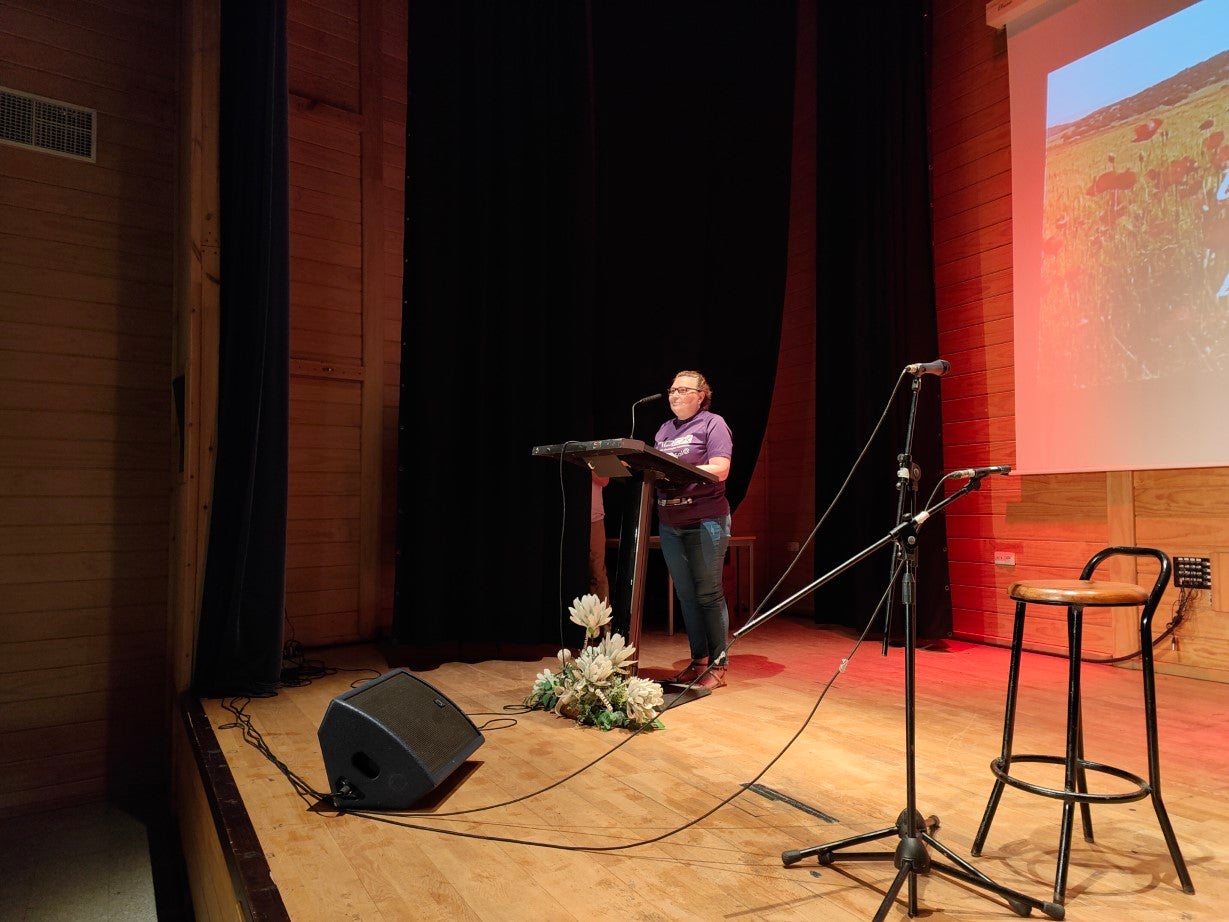 Fotos: Entrega de la recaudación de la venta del libro 'De los bailes de salón al botellón'