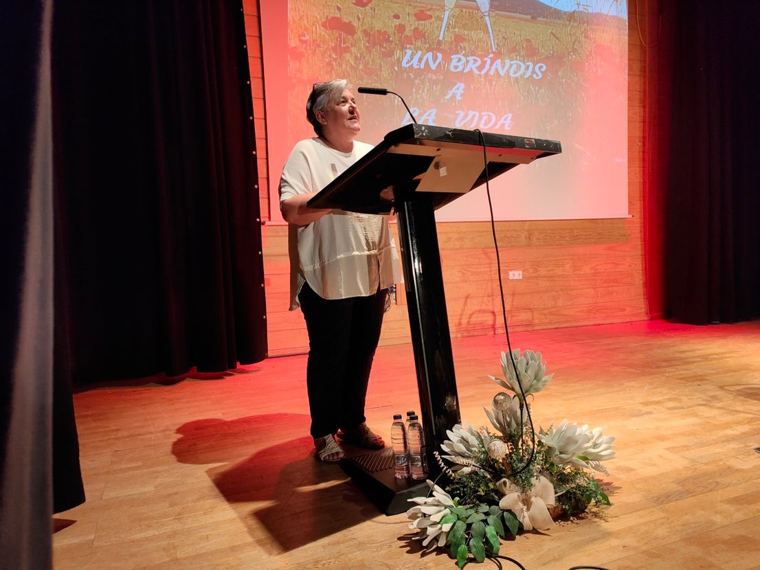Fotos: Entrega de la recaudación de la venta del libro 'De los bailes de salón al botellón'