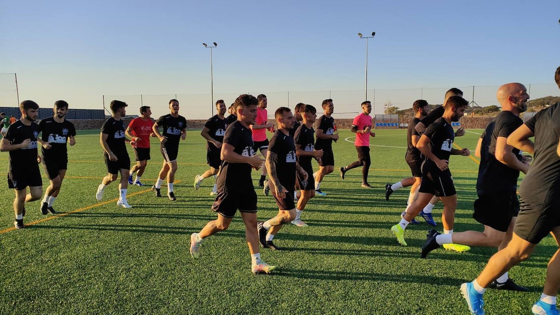 Fotos: Primer entrenamiento del Racing Valverdeño