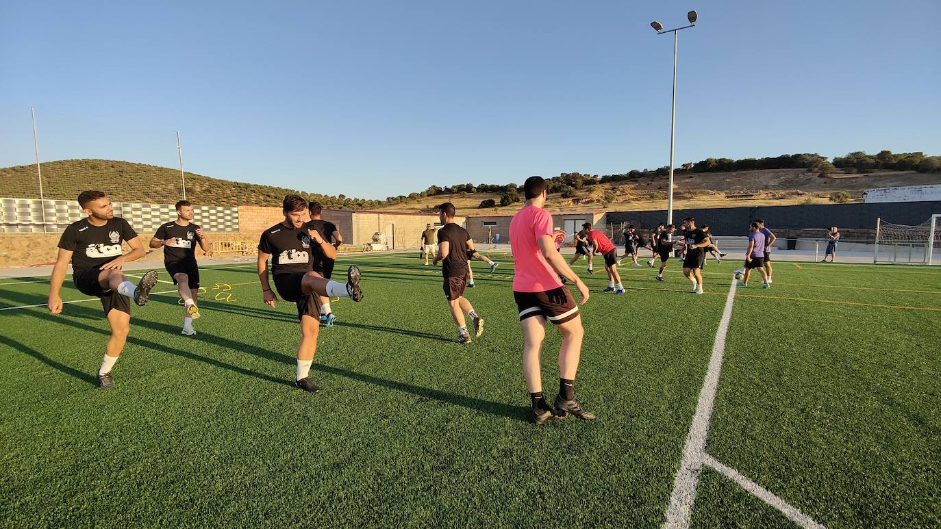 Fotos: Primer entrenamiento del Racing Valverdeño