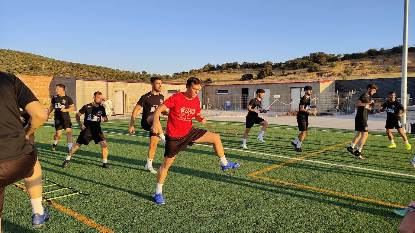 Fotos: Primer entrenamiento del Racing Valverdeño