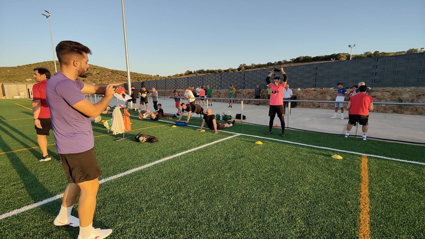 Fotos: Primer entrenamiento del Racing Valverdeño