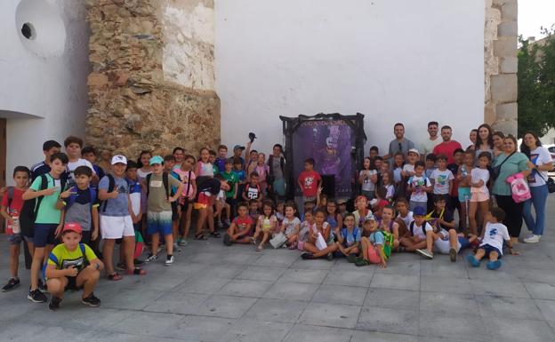 Durante la visita por el centro del pueblo