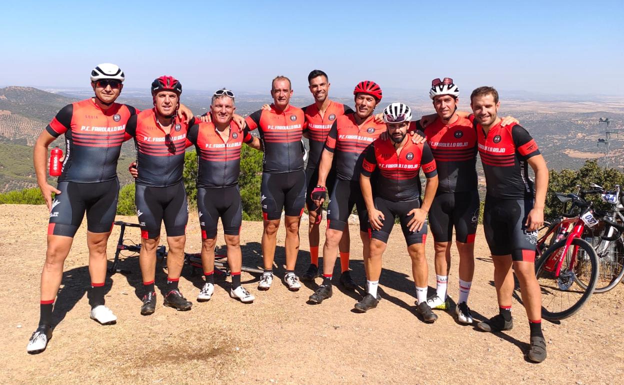 Los nueve valverdeños participantes en la ruta