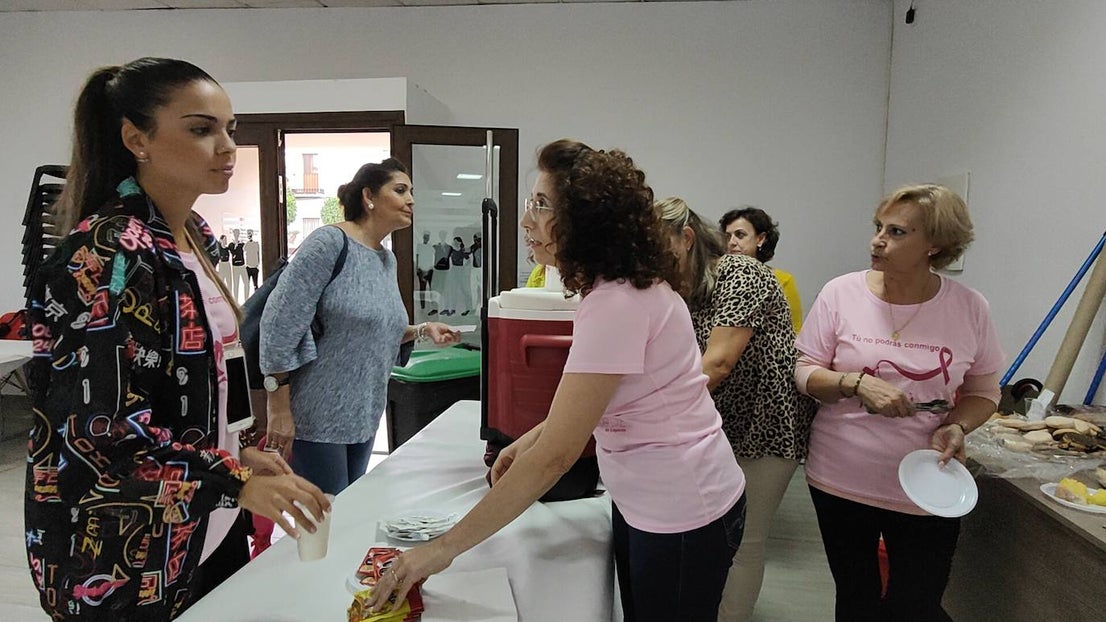 Fotos: Merienda Solidaria de la Semana contra el Cáncer de Mama