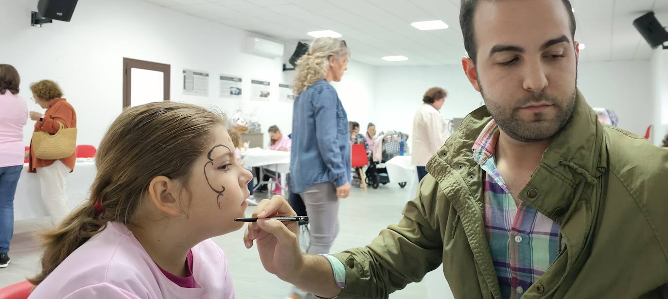 Fotos: Merienda Solidaria de la Semana contra el Cáncer de Mama