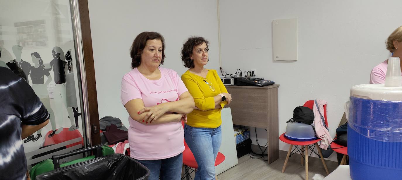 Fotos: Merienda Solidaria de la Semana contra el Cáncer de Mama