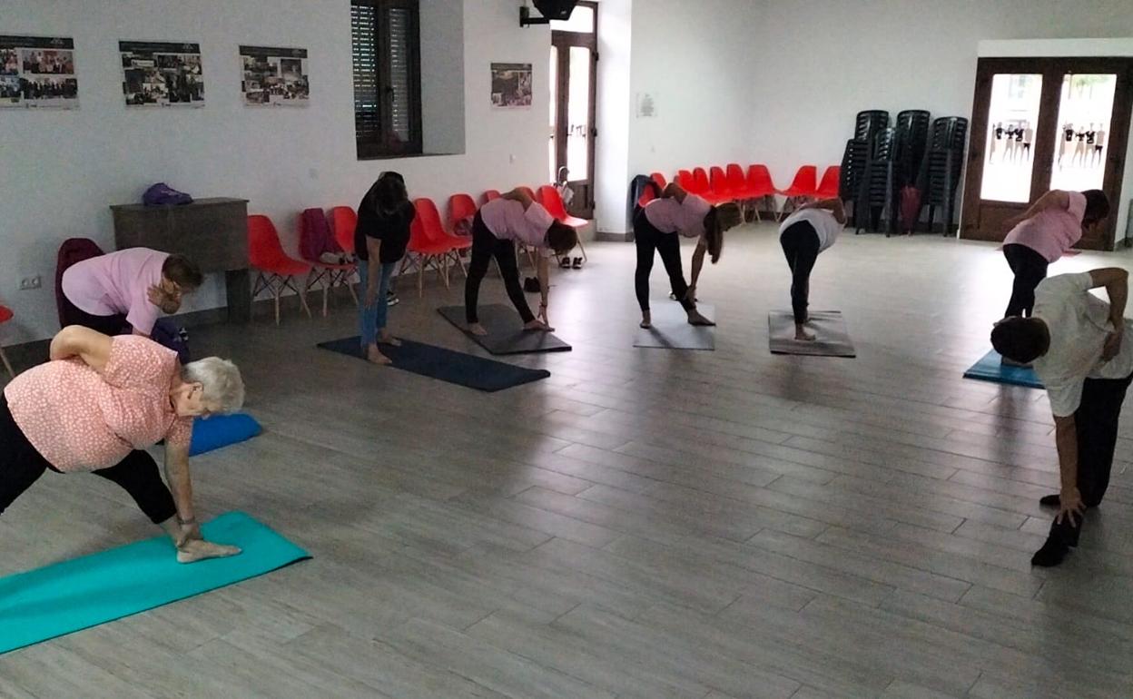 Durante la sesión de yoga