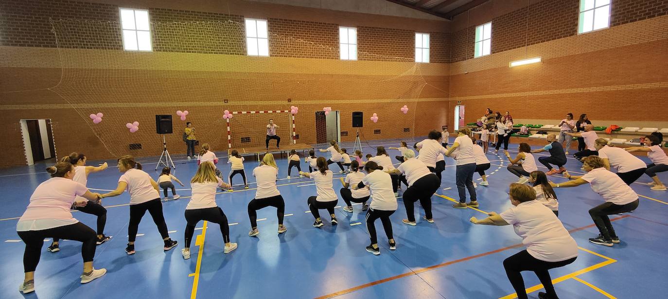 Fotos: Concentración Deportiva en la Semana contra el Cáncer de Mama