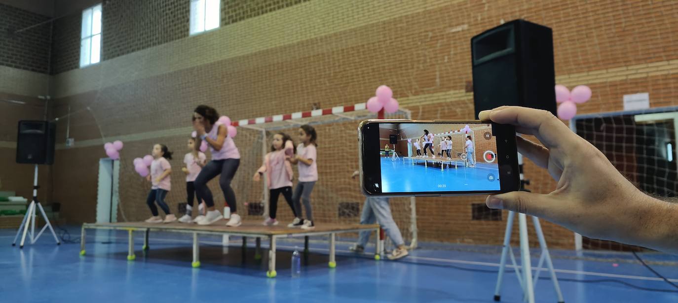 Fotos: Concentración Deportiva en la Semana contra el Cáncer de Mama