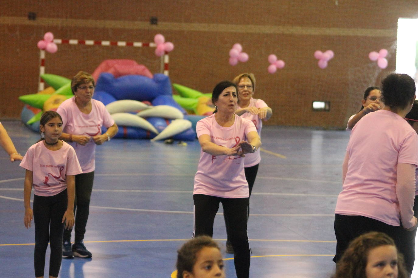 Fotos: Concentración Deportiva en la Semana contra el Cáncer de Mama