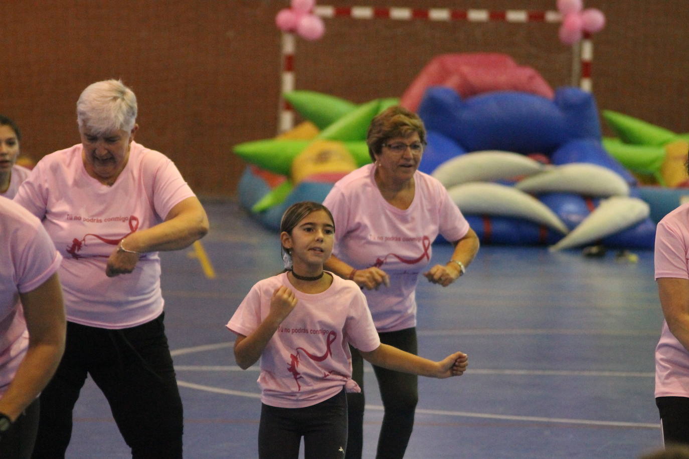 Fotos: Concentración Deportiva en la Semana contra el Cáncer de Mama