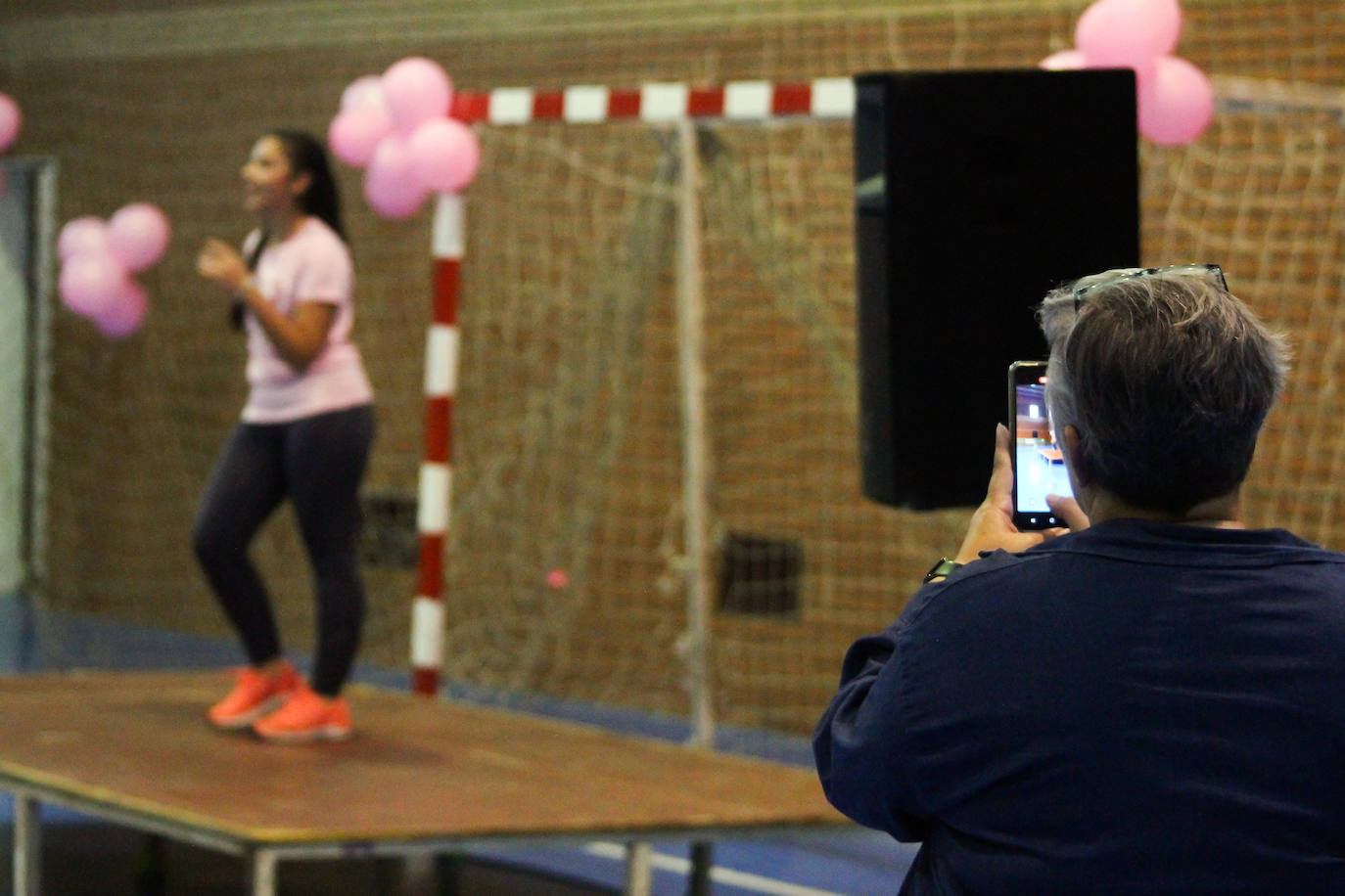 Fotos: Concentración Deportiva en la Semana contra el Cáncer de Mama