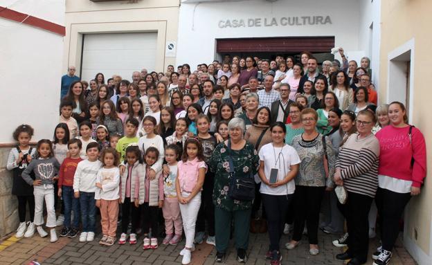 Foto con todos los asistentes a dicha presentación