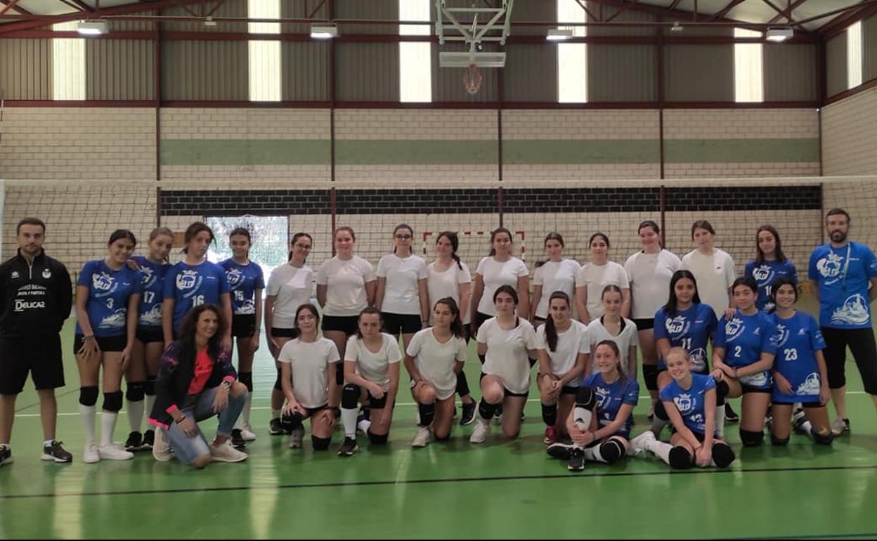 Encuentro entre las chicas de Villanueva del Fresno y de Valverde de Leganés