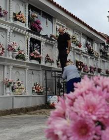 Imagen secundaria 2 - Algunas imágenes del cementerio este 1 de noviembre