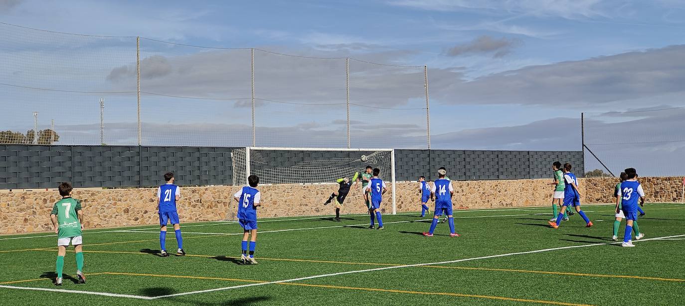 Fotos: Infantiles EMD Valverde - San Roque C