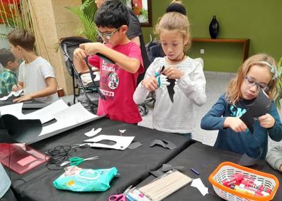 Imagen secundaria 1 - Durante los talleres de Halloween