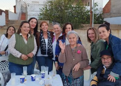 Imagen secundaria 1 - Algunas imágenes de la convivencia