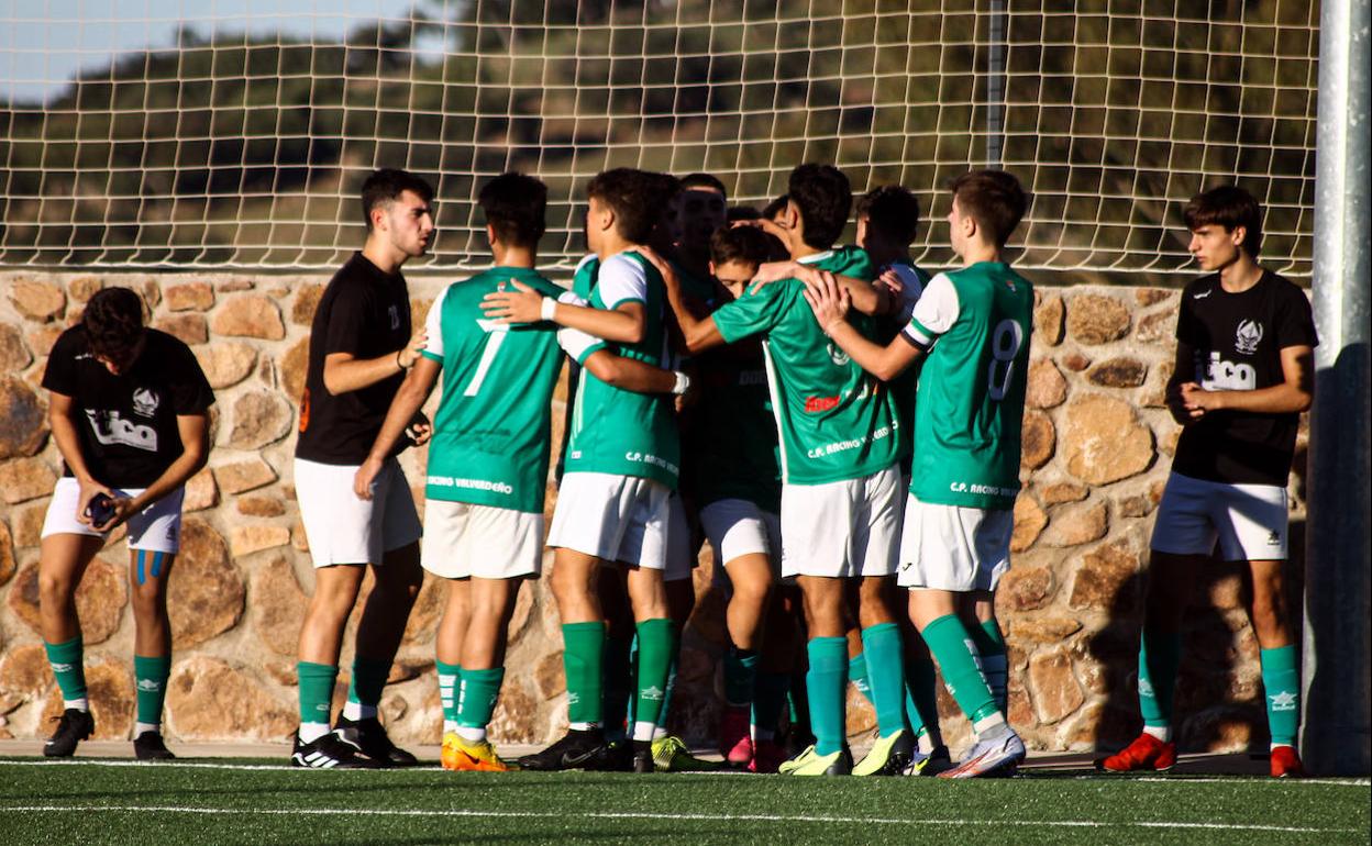 Celebración del gol con el que se inauguruó el marcador, de Pegote