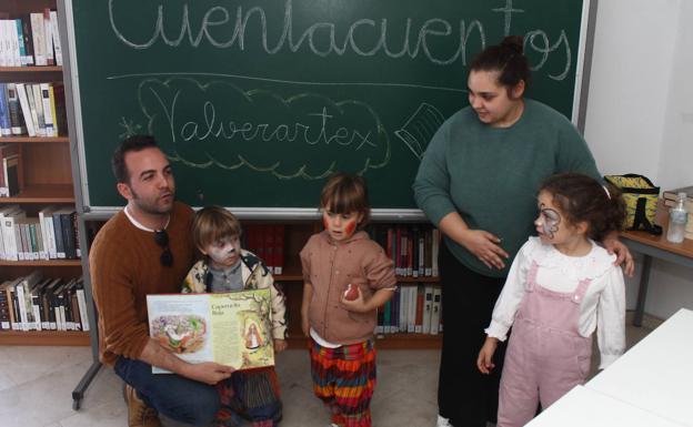 Cuentacuentos organizado en la biblioteca municipal