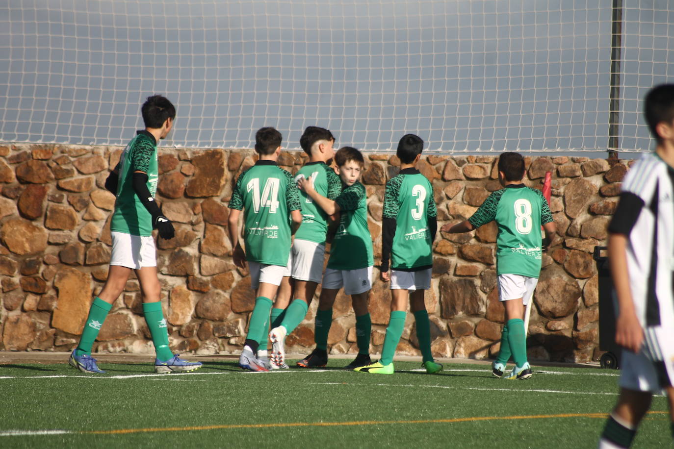 Imagen. Celebración del gol de Agustín de los infantiles