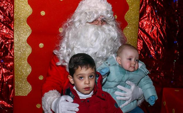 Papá Noel recibió a los más pequeños