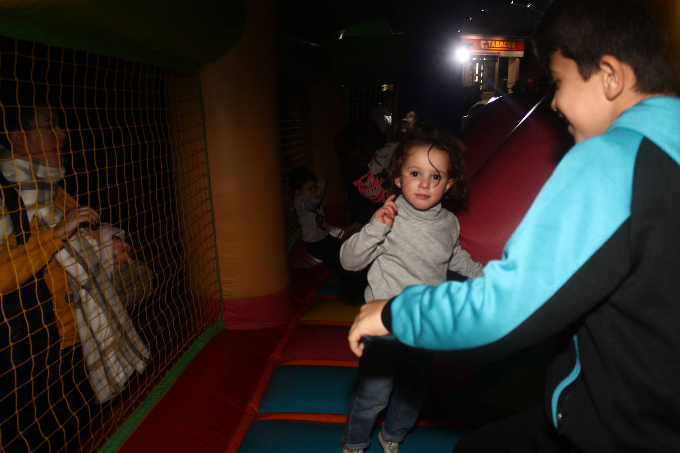 Fotos: Castañas Asadas e hinchables en 'Adoro el shopping local'