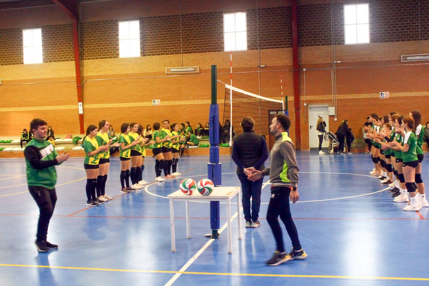Fotos: Voleibol Infantil Valverde - Villanueva del Fresno