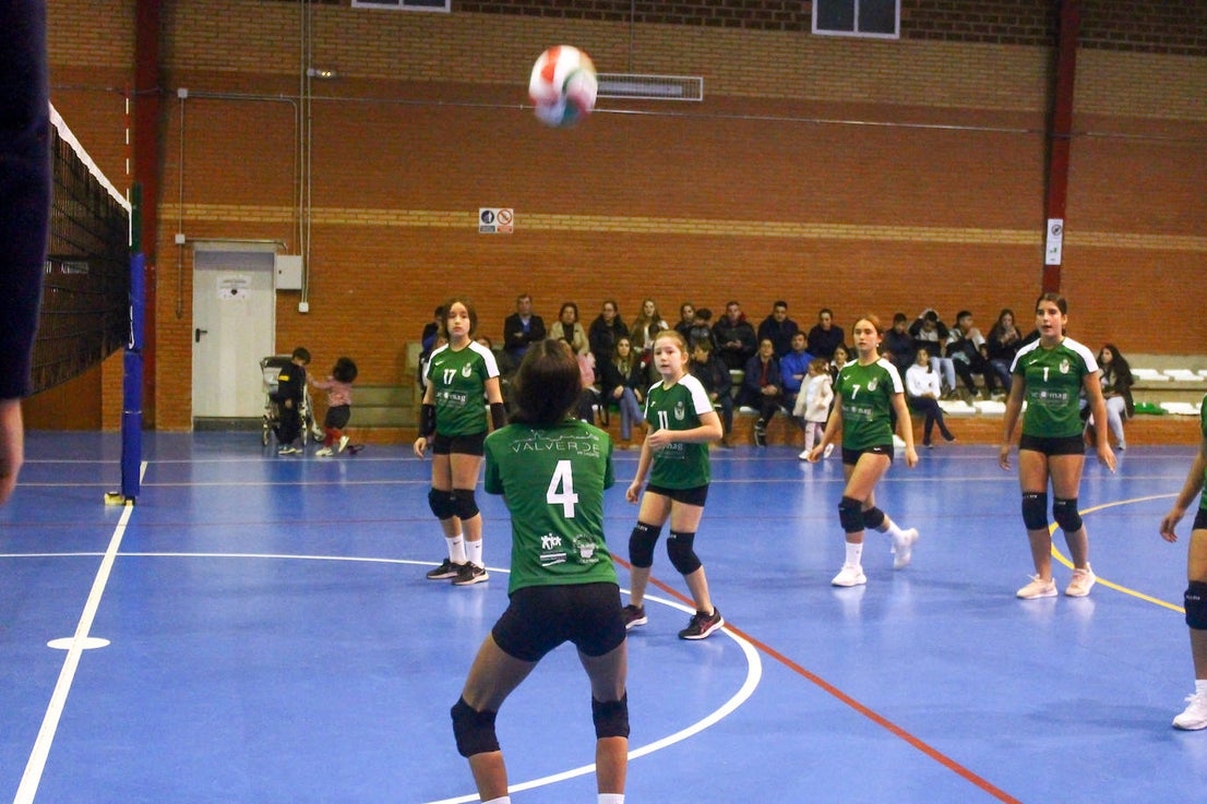 Fotos: Voleibol Infantil Valverde - Villanueva del Fresno