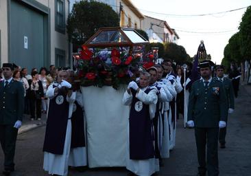 El Santo Entierro recorre las calles valverdeñas