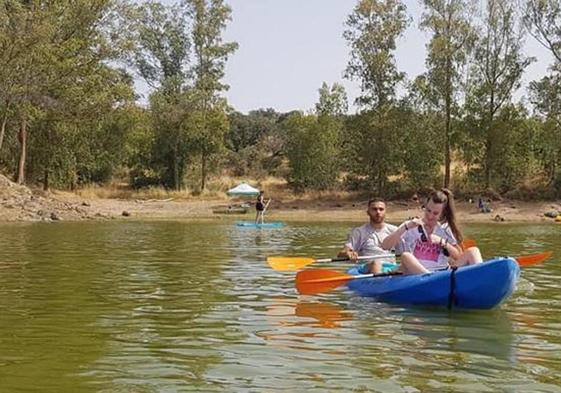 Vuelven las jornadas de piragüismo al pantano de Piedra Aguda