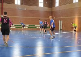 Encuentro de liga entre Monajes de Pladur Nandy's y Los Magros / La Albuera