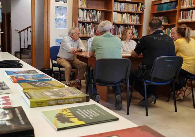 Algunos ejemplares cuyos autores participaron en el encuentro