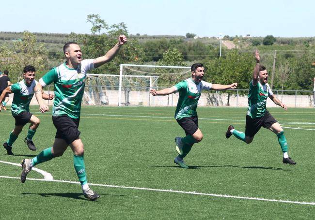Celebración del gol de Botello, el primero del partido