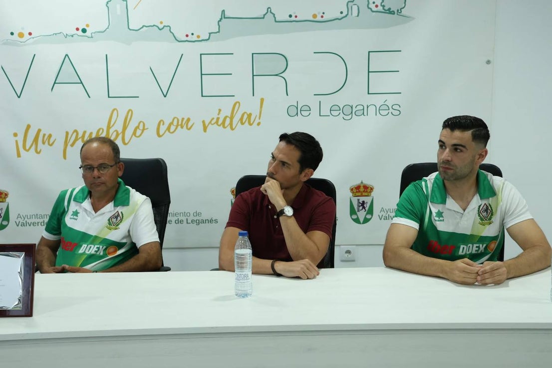 Recibimiento del Ayuntamiento al Racing Valverdeño