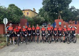 Los 16 participantes en la carrera