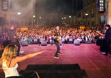 David Civera cierra con su espectáculo un gran sábado en 'Vive la Trashumancia'