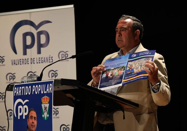 Lorenzo, candidato a la alcaldía, durante su intervencción