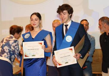 Los alumnos de Bachillerato y Ciclo se despiden del IES 'Campos de San Roque'