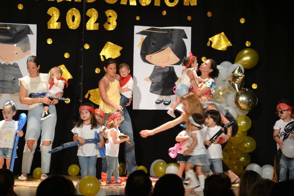 Graduaciones del Colegio 'Cristo Crucificado'