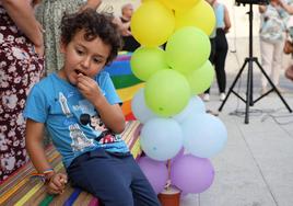 Los pequeños también muestran su apoyo al colectivo