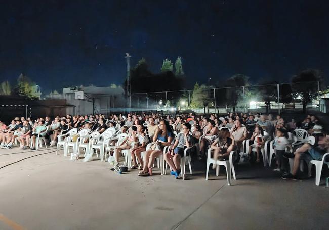 Público en la segunda sesión de cine de verano
