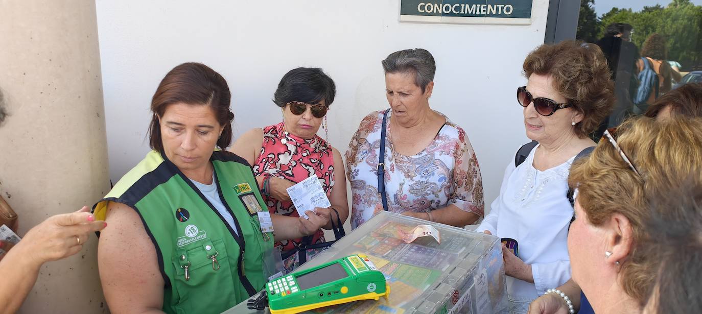 Presentación del Cupón con el Almendro Real