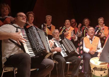 Imagen secundaria 1 - Imágenes de la inauguración