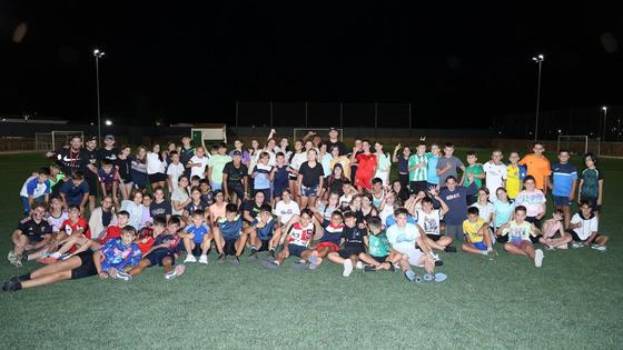 Mucha diversión en la primera acampada nocturna