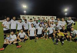 Los jugadores del Racing tras ganar el trofeo