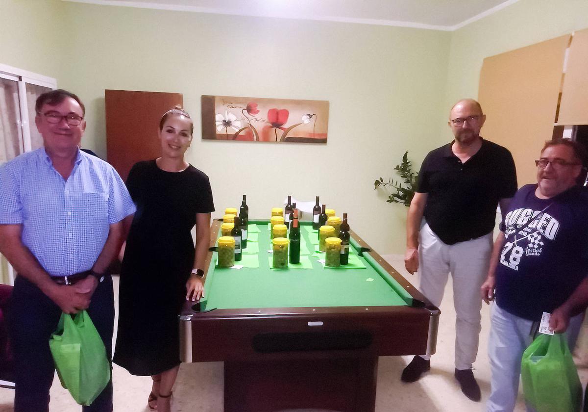 Fernando Antúnez y Kiko Negrete ganan el Torneo de Dominó del Cristo