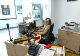 Marisol en la oficina de Correos de Valverde